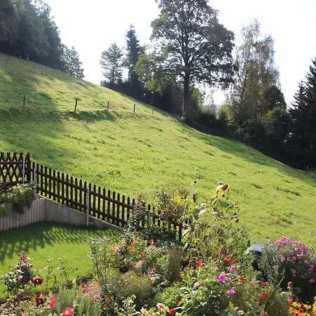 アパート Am Kieferberg Hormersdorf